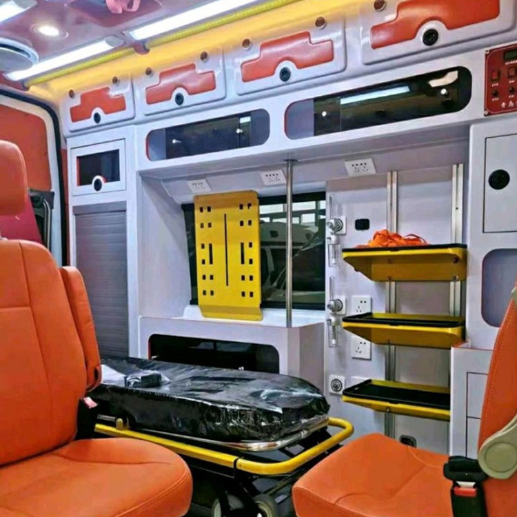 盘县长途救护车护送病人租赁价格